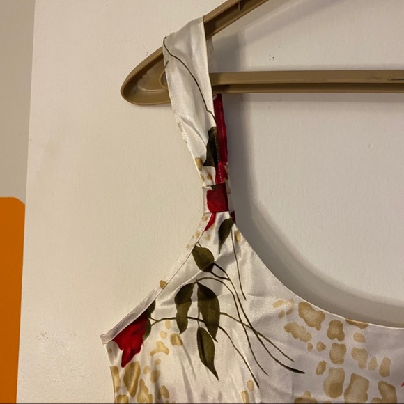 Red Rose/Gold pattern Polyester Silk Dress - Picture 2 of 4